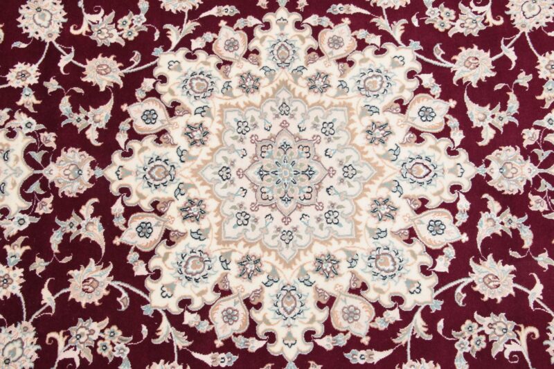 Isfahan Persian Rug 302 × 201 cm, wool & silk, hand-knotted — view 3 Isfahan Persian Rug 302 × 201 cm, wool & silk, hand-knotted — view 3