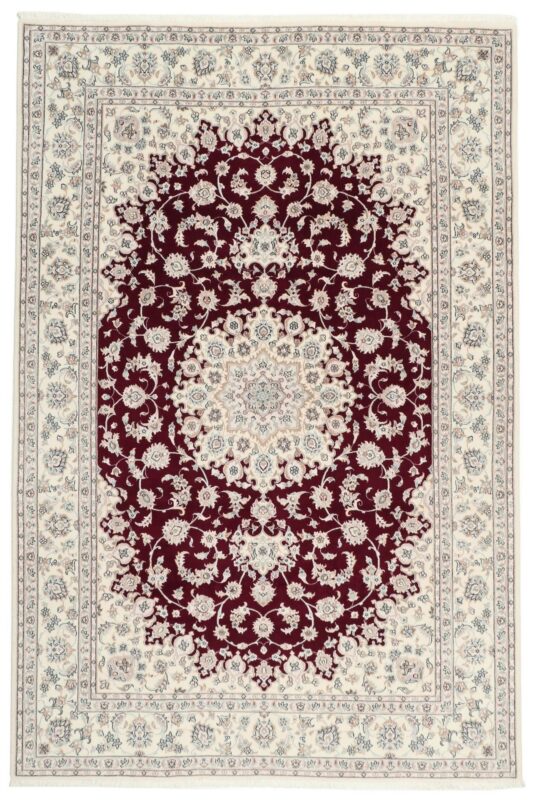 Isfahan Persian Rug 302 × 201 cm, wool & silk, hand-knotted Isfahan Persian Rug 302 × 201 cm, wool & silk, hand-knotted