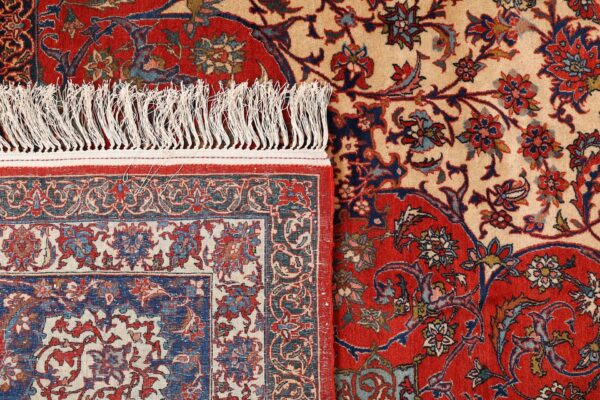 Isfahan Persian Rug 309 × 405 cm, Wool, hand-knotted — view 7