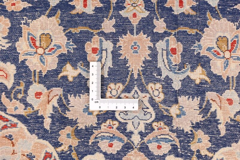 Isfahan Persian Rug 58 × 85 cm, Wool, hand-knotted — view 7
