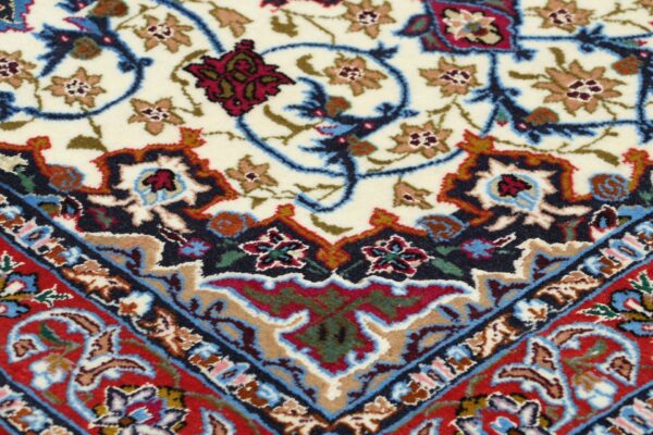 Isfahan Persian Rug 70 × 98 cm, Wool and Silk, hand-knotted — view 5