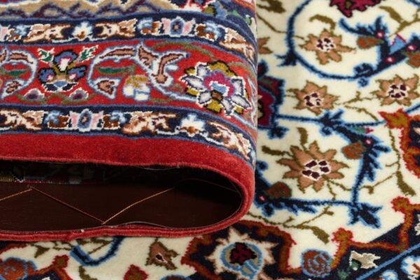 Isfahan Persian Rug 70 × 98 cm, Wool and Silk, hand-knotted — view 9