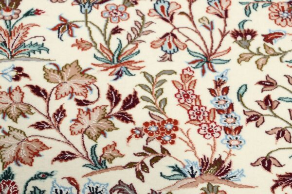 Isfahan Persian Rug 80 × 128 cm, Wool and Silk, hand-knotted — view 8