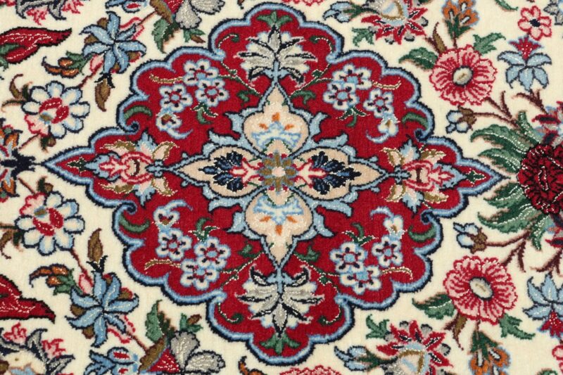 Isfahan Persian Rug 83 × 117 cm, Wool and Silk, hand-knotted — view 8