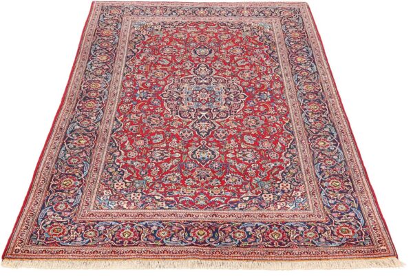 Kashan Persian Rug 133 × 225 cm, Wool, hand-knotted, antique — view 4 Kashan Persian Rug 133 × 225 cm, Wool, hand-knotted, antique — view 4