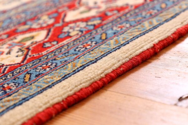 Kashan Persian Rug 134 × 202 cm, Wool, hand-knotted, antique — view 6 Kashan Persian Rug 134 × 202 cm, Wool, hand-knotted, antique — view 6