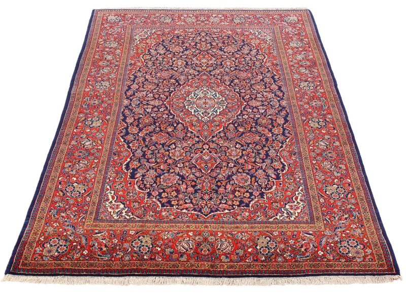 Kashan Persian Rug 135 × 194 cm, Wool, hand-knotted, antique — view 4