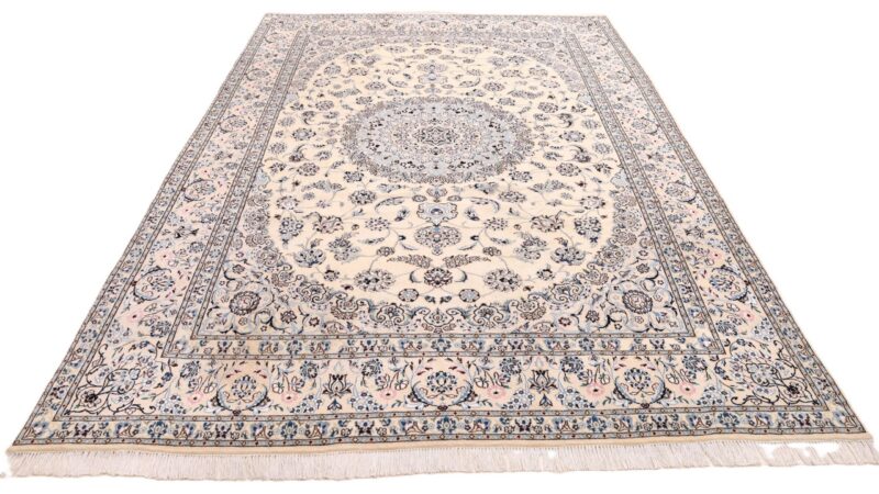Nain Persian Rug 353 × 249 cm, wool & silk, hand-knotted — view 3