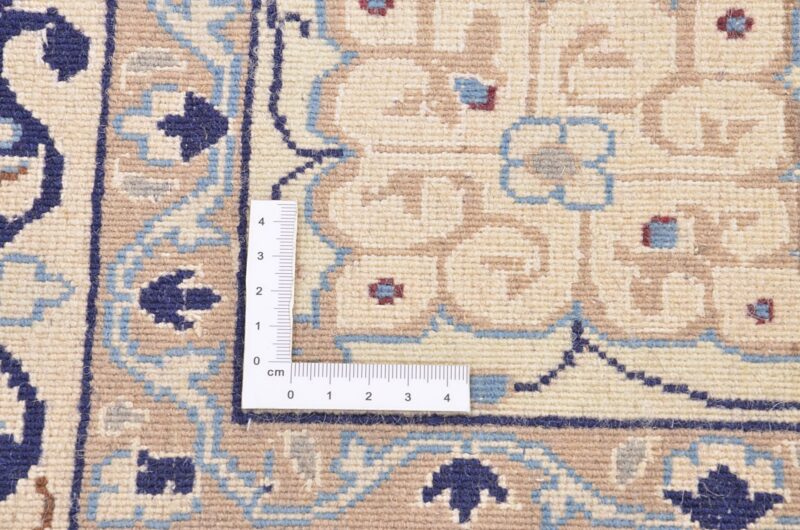 Nain Persian Rug 117 × 210 cm, Wool and Silk, hand-knotted — view 3 Nain Persian Rug 117 × 210 cm, Wool and Silk, hand-knotted — view 3