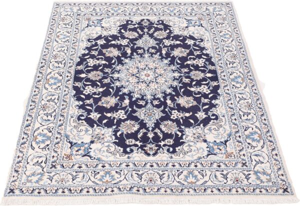 Nain Persian Rug 146 × 199 cm, Wool and Silk, hand-knotted — view 3 Nain Persian Rug 146 × 199 cm, Wool and Silk, hand-knotted — view 3