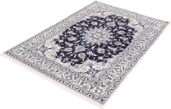 Nain Persian Rug 146 × 199 cm, Wool and Silk, hand-knotted — view 4 Nain Persian Rug 146 × 199 cm, Wool and Silk, hand-knotted — view 4