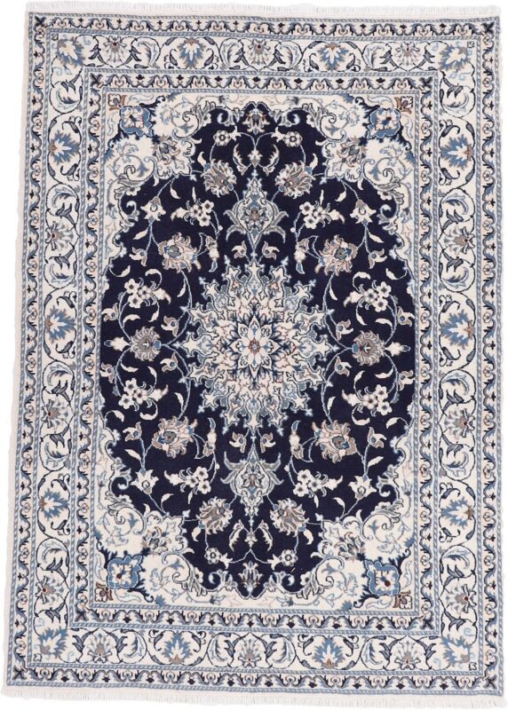 Nain Persian Rug 146 × 199 cm, Wool and Silk, hand-knotted Nain Persian Rug 146 × 199 cm, Wool and Silk, hand-knotted