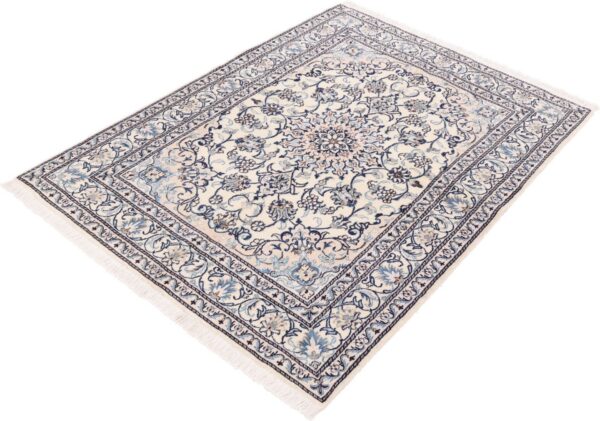 Nain Persian Rug 146 × 200 cm, Wool and Silk, hand-knotted — view 4