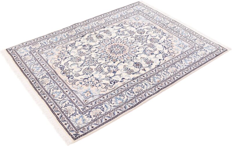 Nain Persian Rug 146 × 200 cm, Wool and Silk, hand-knotted — view 5