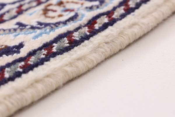 Nain Persian Rug 146 × 200 cm, Wool and Silk, hand-knotted — view 6