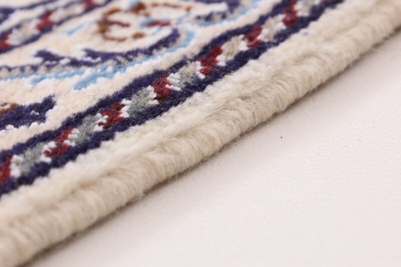 Nain Persian Rug 146 × 200 cm, Wool and Silk, hand-knotted — view 6