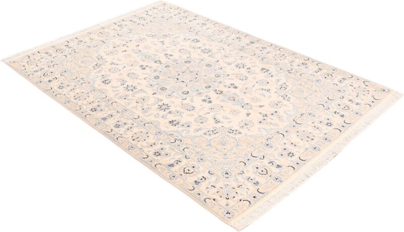 Nain Persian Rug 146 × 209 cm, Wool and Silk, hand-knotted — view 4 Nain Persian Rug 146 × 209 cm, Wool and Silk, hand-knotted — view 4