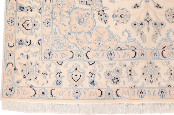 Nain Persian Rug 146 × 209 cm, Wool and Silk, hand-knotted — view 5 Nain Persian Rug 146 × 209 cm, Wool and Silk, hand-knotted — view 5