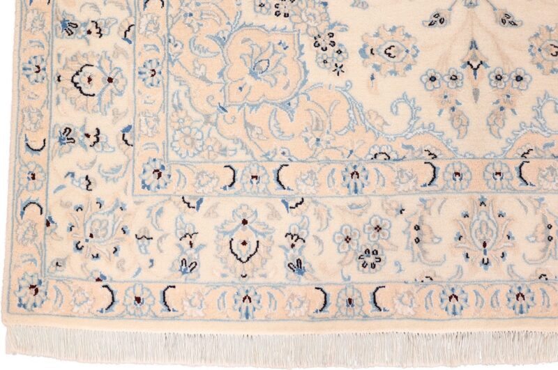 Nain Persian Rug 146 × 209 cm, Wool and Silk, hand-knotted — view 5 Nain Persian Rug 146 × 209 cm, Wool and Silk, hand-knotted — view 5