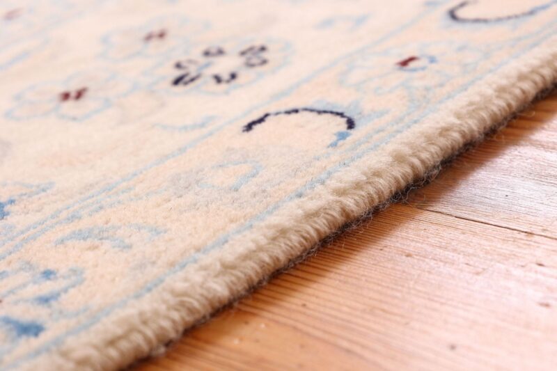 Nain Persian Rug 146 × 209 cm, Wool and Silk, hand-knotted — view 6 Nain Persian Rug 146 × 209 cm, Wool and Silk, hand-knotted — view 6