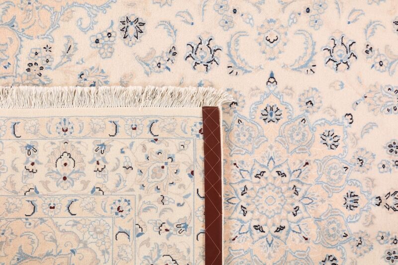 Nain Persian Rug 146 × 209 cm, Wool and Silk, hand-knotted — view 7 Nain Persian Rug 146 × 209 cm, Wool and Silk, hand-knotted — view 7