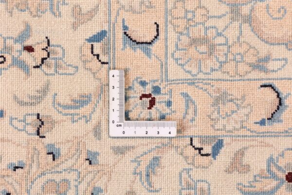 Nain Persian Rug 146 × 209 cm, Wool and Silk, hand-knotted — view 9 Nain Persian Rug 146 × 209 cm, Wool and Silk, hand-knotted — view 9