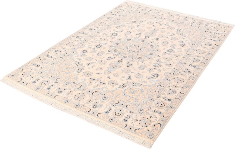 Nain Persian Rug 146 × 209 cm, Wool and Silk, hand-knotted — view 3 Nain Persian Rug 146 × 209 cm, Wool and Silk, hand-knotted — view 3