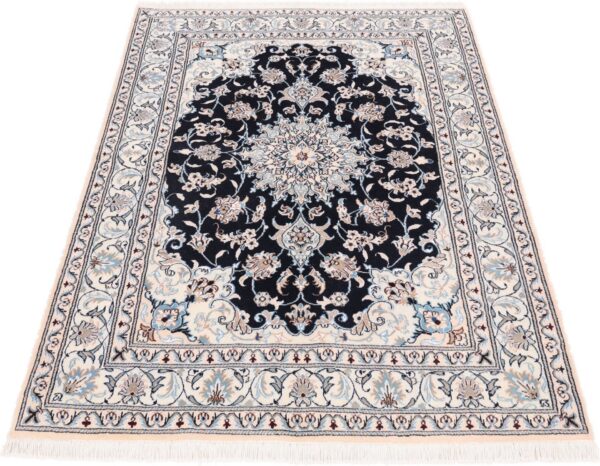 Nain Persian Rug 147 × 208 cm, Wool and Silk, hand-knotted — view 2