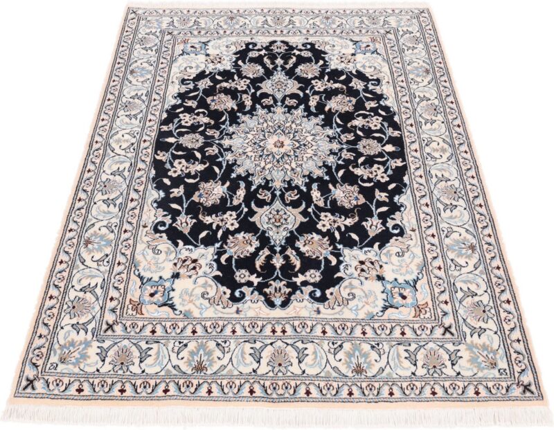 Nain Persian Rug 147 × 208 cm, Wool and Silk, hand-knotted — view 2