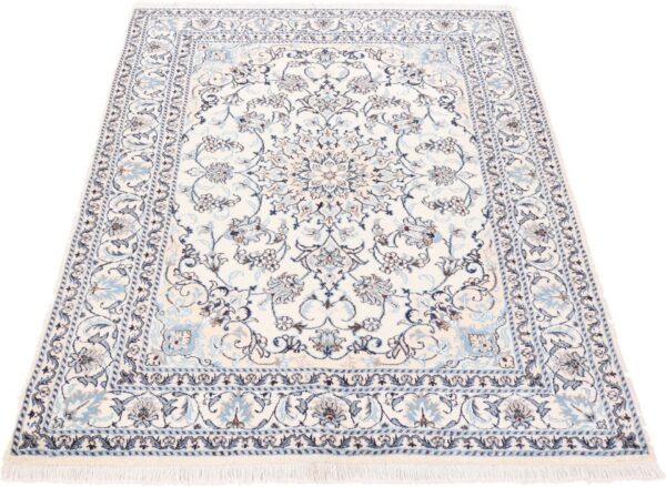 Nain Persian Rug 148 × 205 cm, Wool and Silk, hand-knotted — view 3