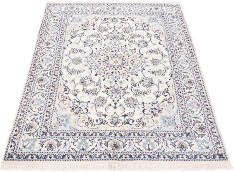 Nain Persian Rug 148 × 205 cm, Wool and Silk, hand-knotted — view 3
