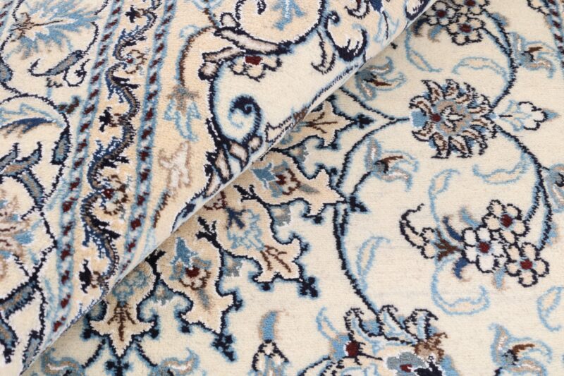 Nain Persian Rug 148 × 205 cm, Wool and Silk, hand-knotted — view 8