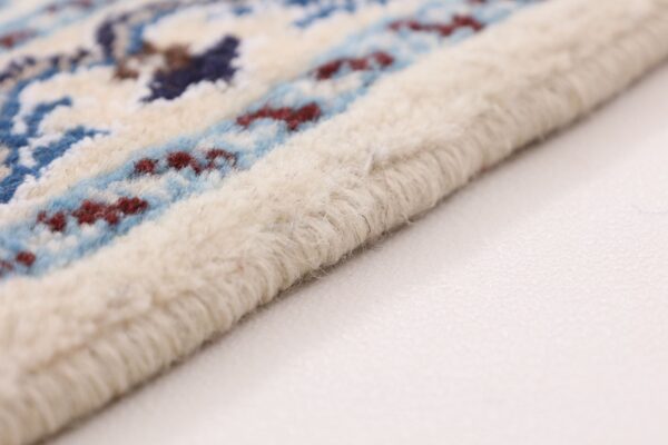 Nain Persian Rug 148 × 205 cm, Wool and Silk, hand-knotted — view 9