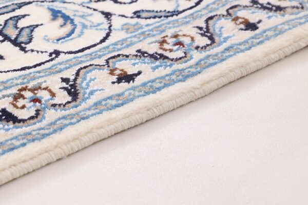 Nain Persian Rug 149 × 202 cm, Wool and Silk, hand-knotted — view 6 Nain Persian Rug 149 × 202 cm, Wool and Silk, hand-knotted — view 6