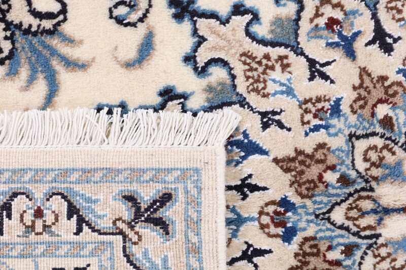 Nain Persian Rug 149 × 202 cm, Wool and Silk, hand-knotted — view 7 Nain Persian Rug 149 × 202 cm, Wool and Silk, hand-knotted — view 7