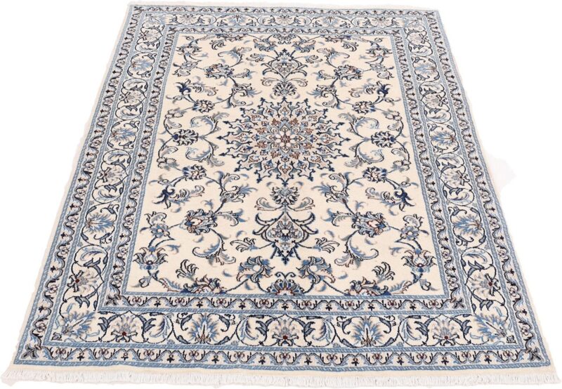 Nain Persian Rug 149 × 202 cm, Wool and Silk, hand-knotted — view 2 Nain Persian Rug 149 × 202 cm, Wool and Silk, hand-knotted — view 2