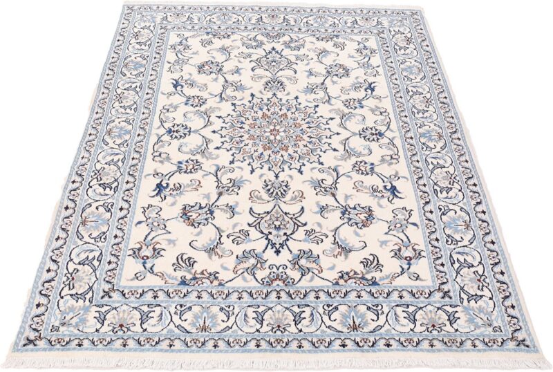 Nain Persian Rug 149 × 202 cm, Wool and Silk, hand-knotted — view 3 Nain Persian Rug 149 × 202 cm, Wool and Silk, hand-knotted — view 3