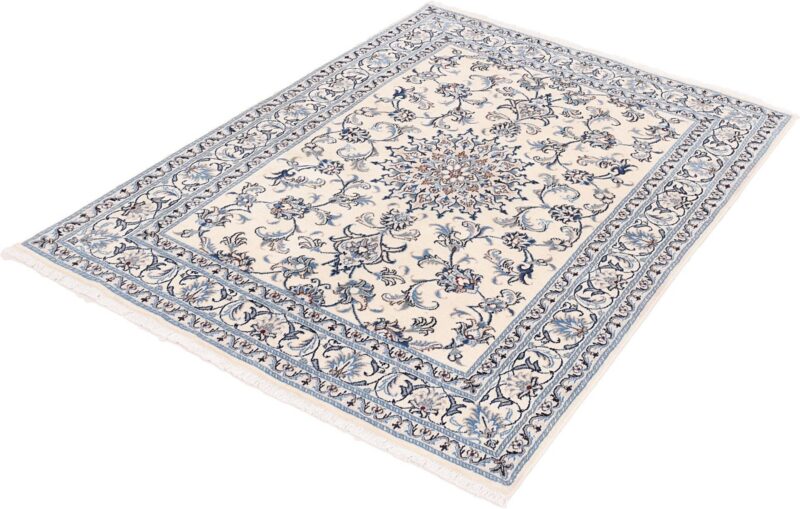Nain Persian Rug 149 × 202 cm, Wool and Silk, hand-knotted — view 5 Nain Persian Rug 149 × 202 cm, Wool and Silk, hand-knotted — view 5