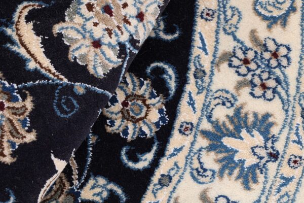 Nain Persian Rug 150 × 150 cm, Wool and Silk, hand-knotted — view 7