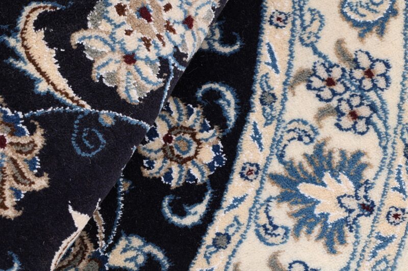 Nain Persian Rug 150 × 150 cm, Wool and Silk, hand-knotted — view 7
