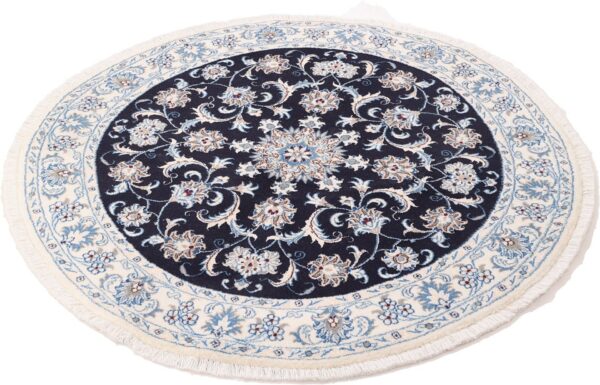Nain Persian Rug 150 × 150 cm, Wool and Silk, hand-knotted — view 4