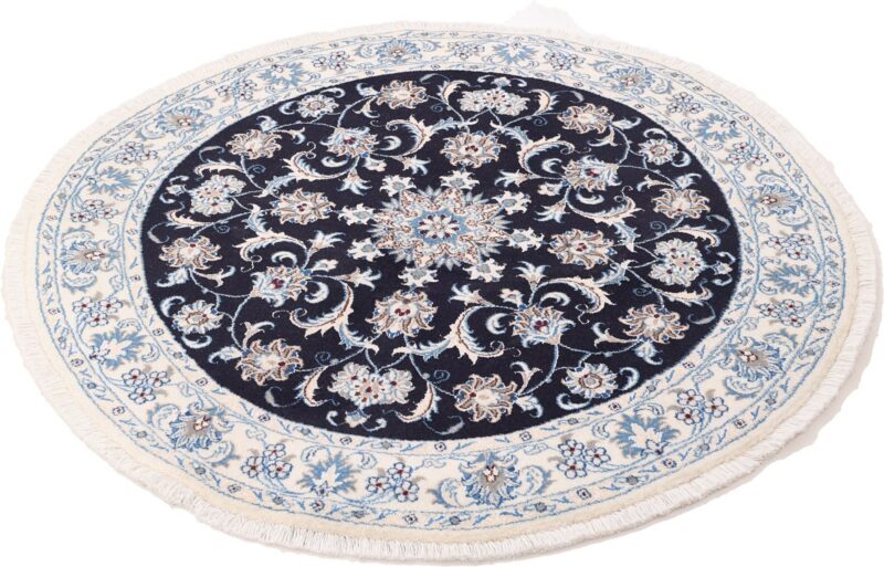 Nain Persian Rug 150 × 150 cm, Wool and Silk, hand-knotted — view 4