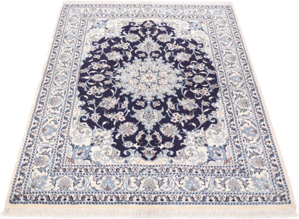 Nain Persian Rug 150 × 202 cm, Wool and Silk, hand-knotted — view 3
