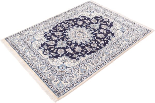 Nain Persian Rug 150 × 202 cm, Wool and Silk, hand-knotted — view 5