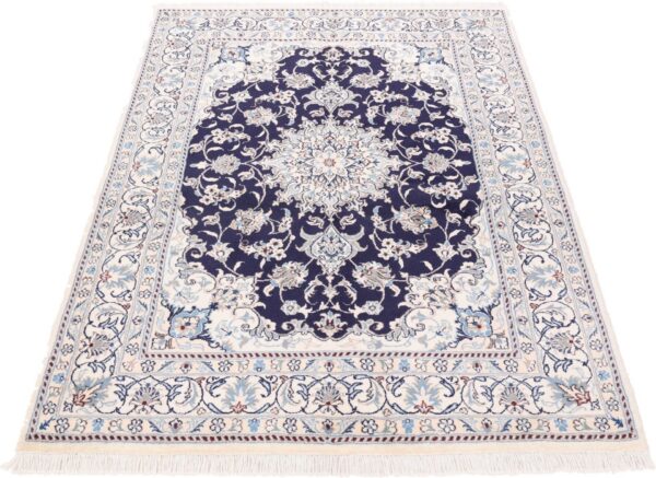 Nain Persian Rug 150 × 203 cm, Wool and Silk, hand-knotted — view 3 Nain Persian Rug 150 × 203 cm, Wool and Silk, hand-knotted — view 3