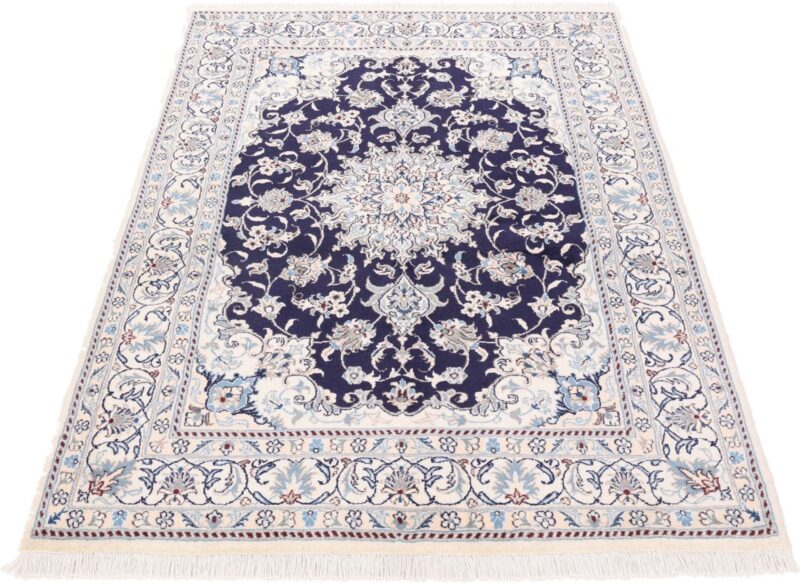 Nain Persian Rug 150 × 203 cm, Wool and Silk, hand-knotted — view 3 Nain Persian Rug 150 × 203 cm, Wool and Silk, hand-knotted — view 3