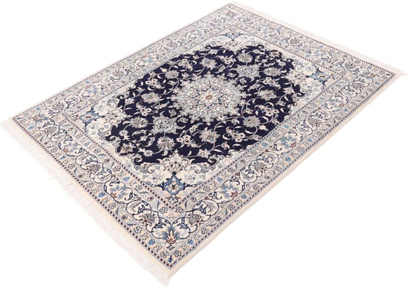 Nain Persian Rug 150 × 203 cm, Wool and Silk, hand-knotted — view 4 Nain Persian Rug 150 × 203 cm, Wool and Silk, hand-knotted — view 4