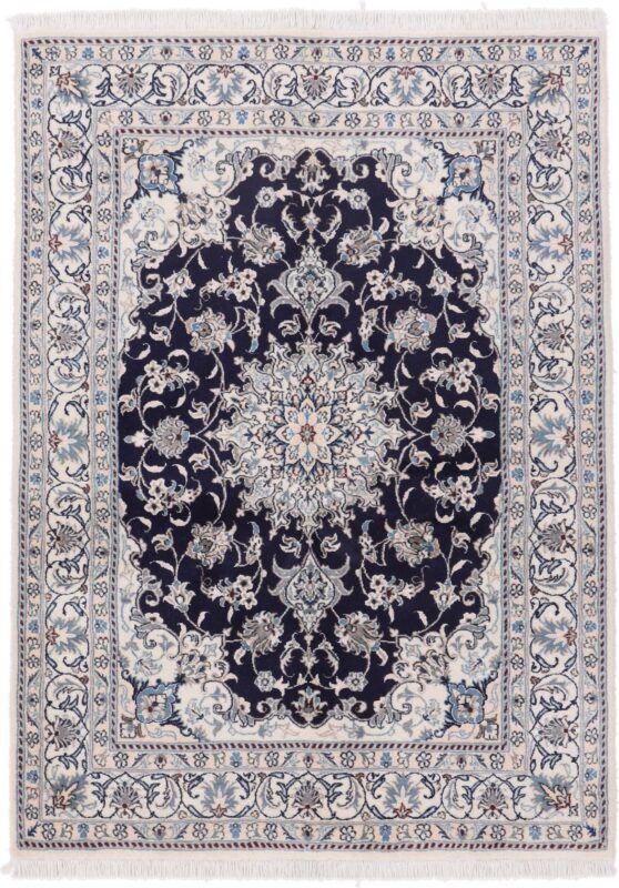 Nain Persian Rug 150 × 203 cm, Wool and Silk, hand-knotted Nain Persian Rug 150 × 203 cm, Wool and Silk, hand-knotted