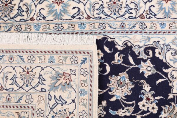Nain Persian Rug 150 × 203 cm, Wool and Silk, hand-knotted — view 7 Nain Persian Rug 150 × 203 cm, Wool and Silk, hand-knotted — view 7