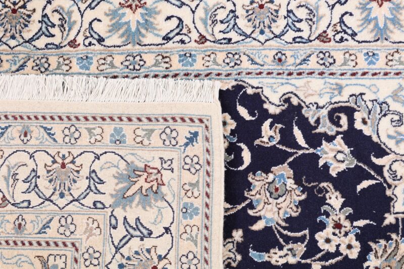 Nain Persian Rug 150 × 203 cm, Wool and Silk, hand-knotted — view 7 Nain Persian Rug 150 × 203 cm, Wool and Silk, hand-knotted — view 7